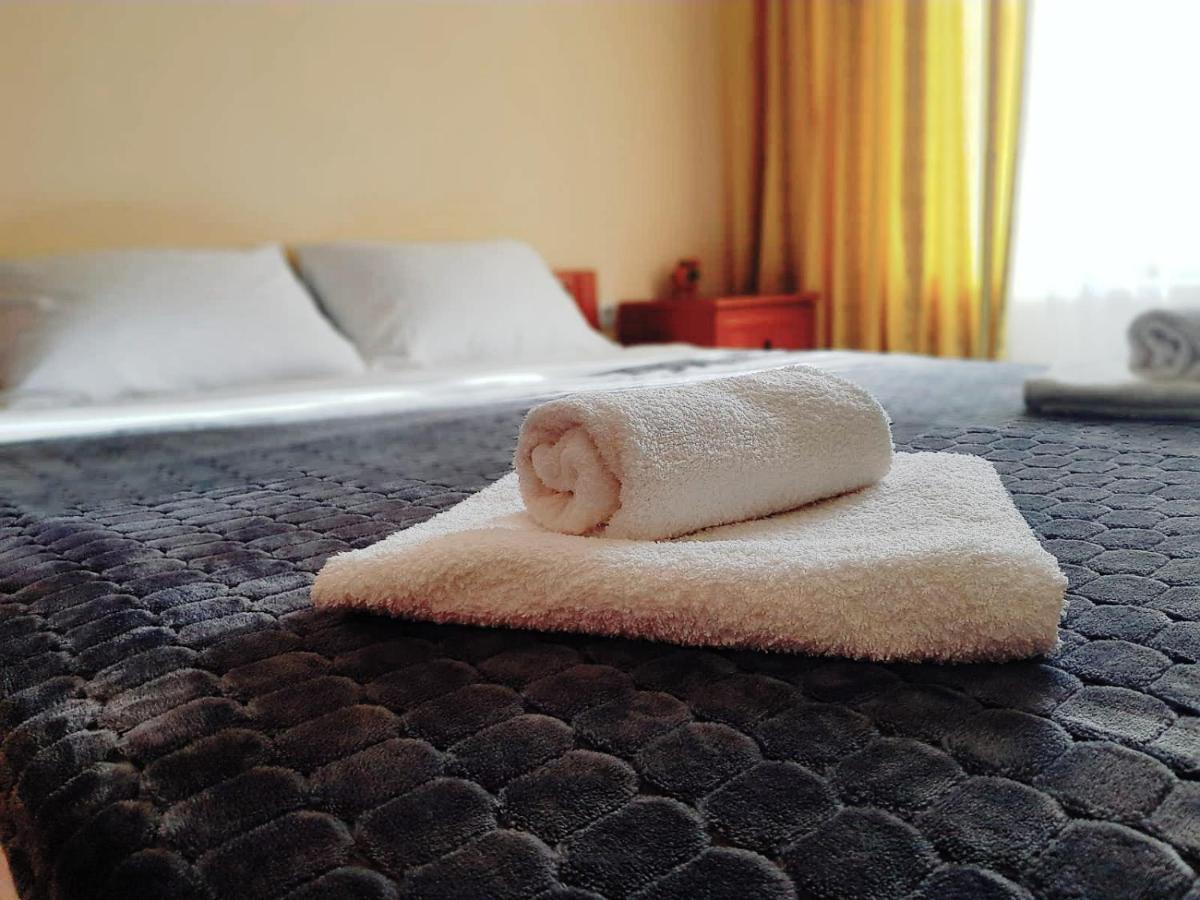Барокко Hotel บิลฮอรอด นีสตรอฟสกาย ภายนอก รูปภาพ