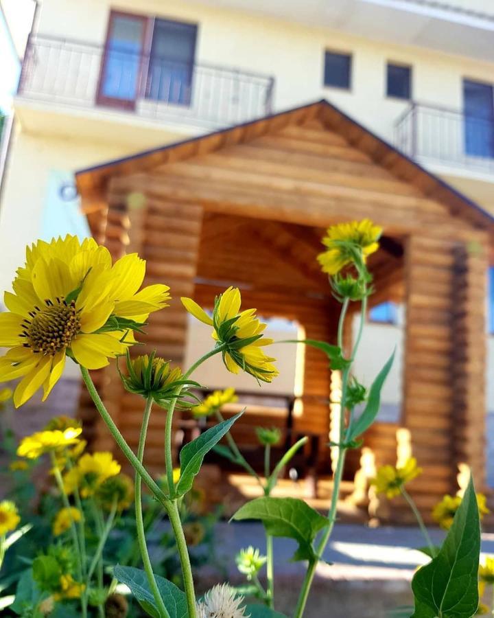 Барокко Hotel บิลฮอรอด นีสตรอฟสกาย ภายนอก รูปภาพ